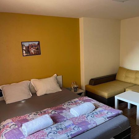 Manana House Hotel Plovdiv Buitenkant foto